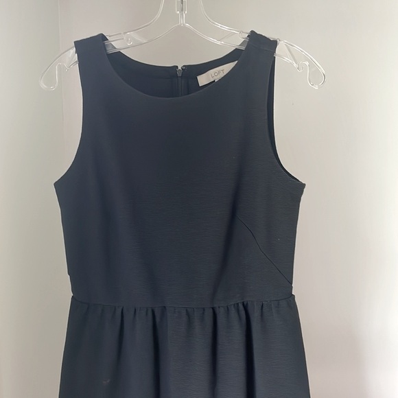 LOFT Size 4 Black Sleeveless Dress - Picture 3 of 8